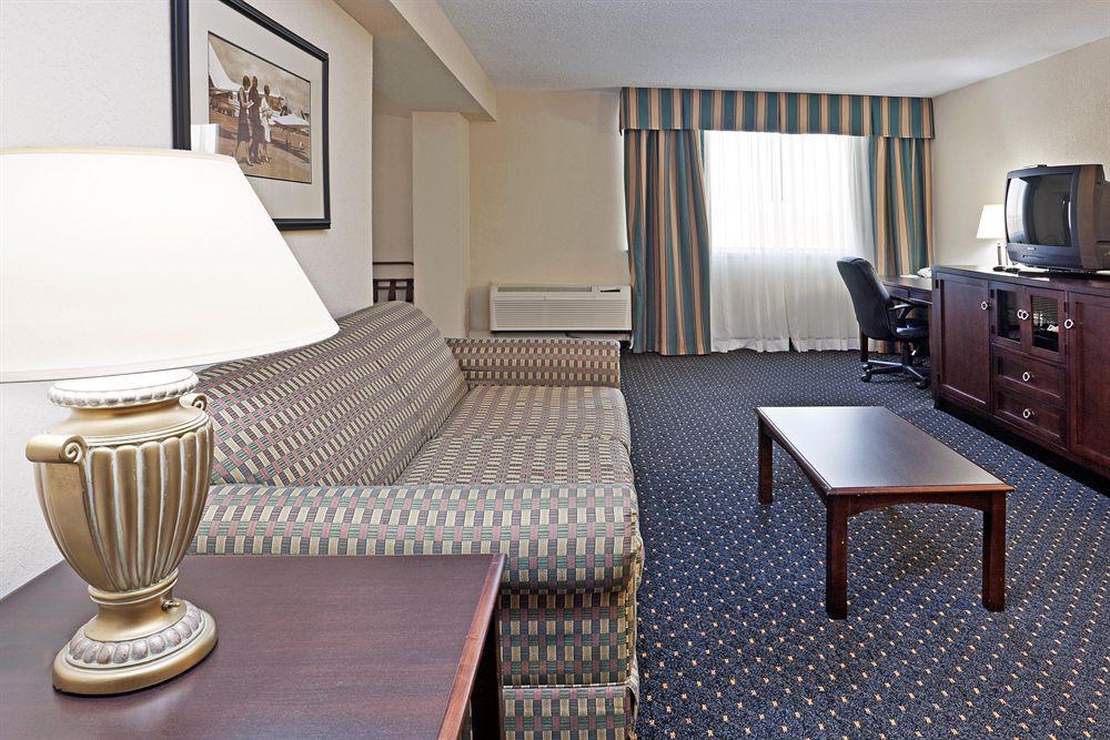 Doubletree By Hilton Winston Salem - University, Nc חדר תמונה