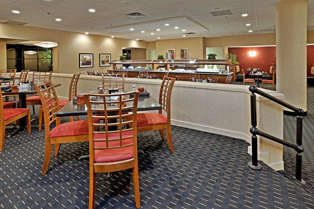 Doubletree By Hilton Winston Salem - University, Nc מסעדה תמונה