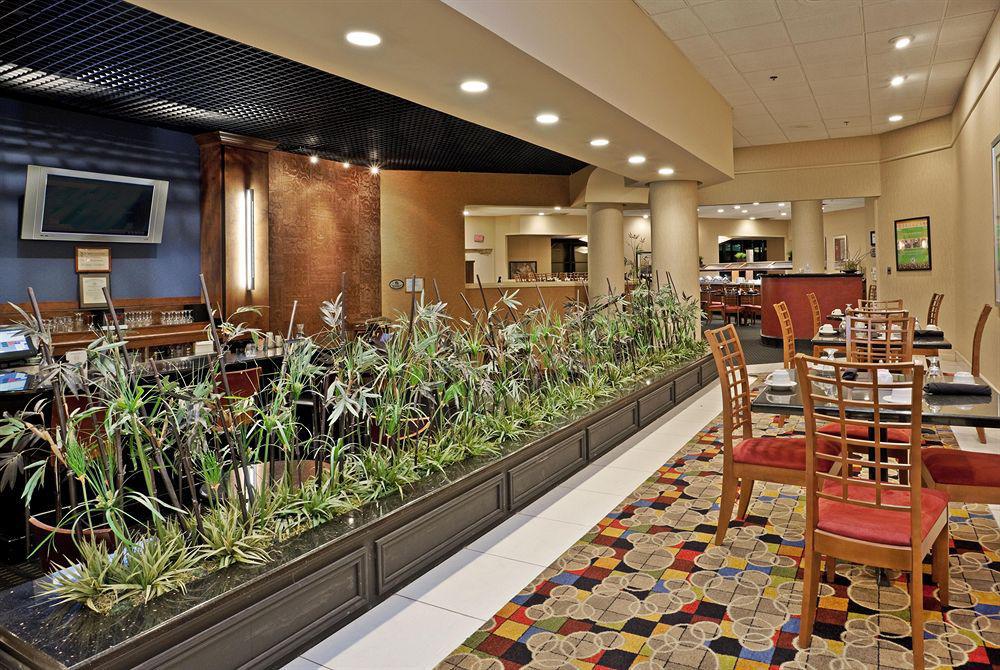 Doubletree By Hilton Winston Salem - University, Nc מסעדה תמונה