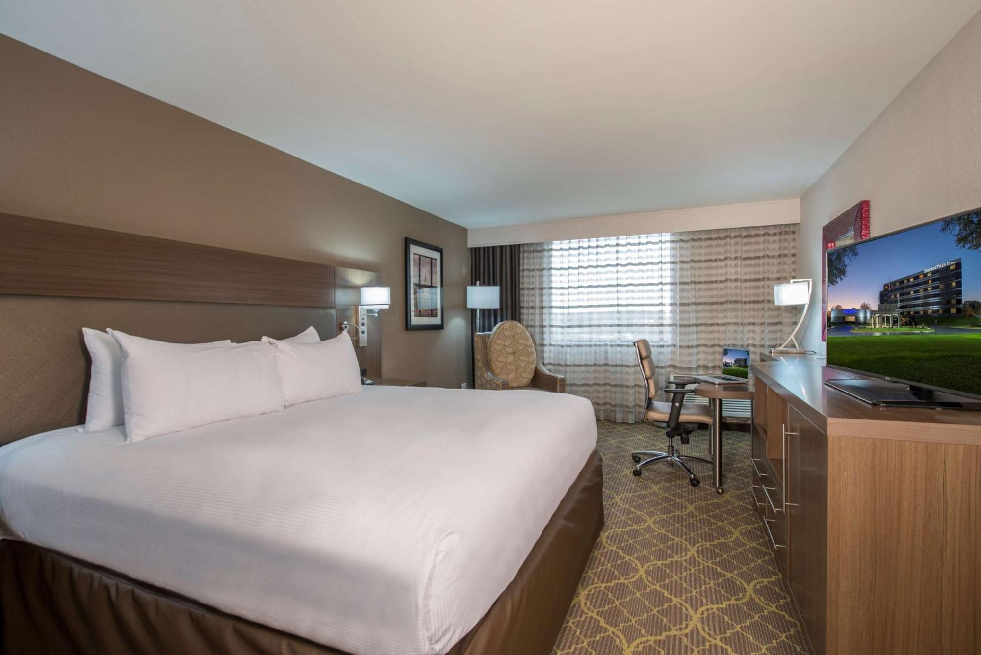 Doubletree By Hilton Winston Salem - University, Nc מראה חיצוני תמונה