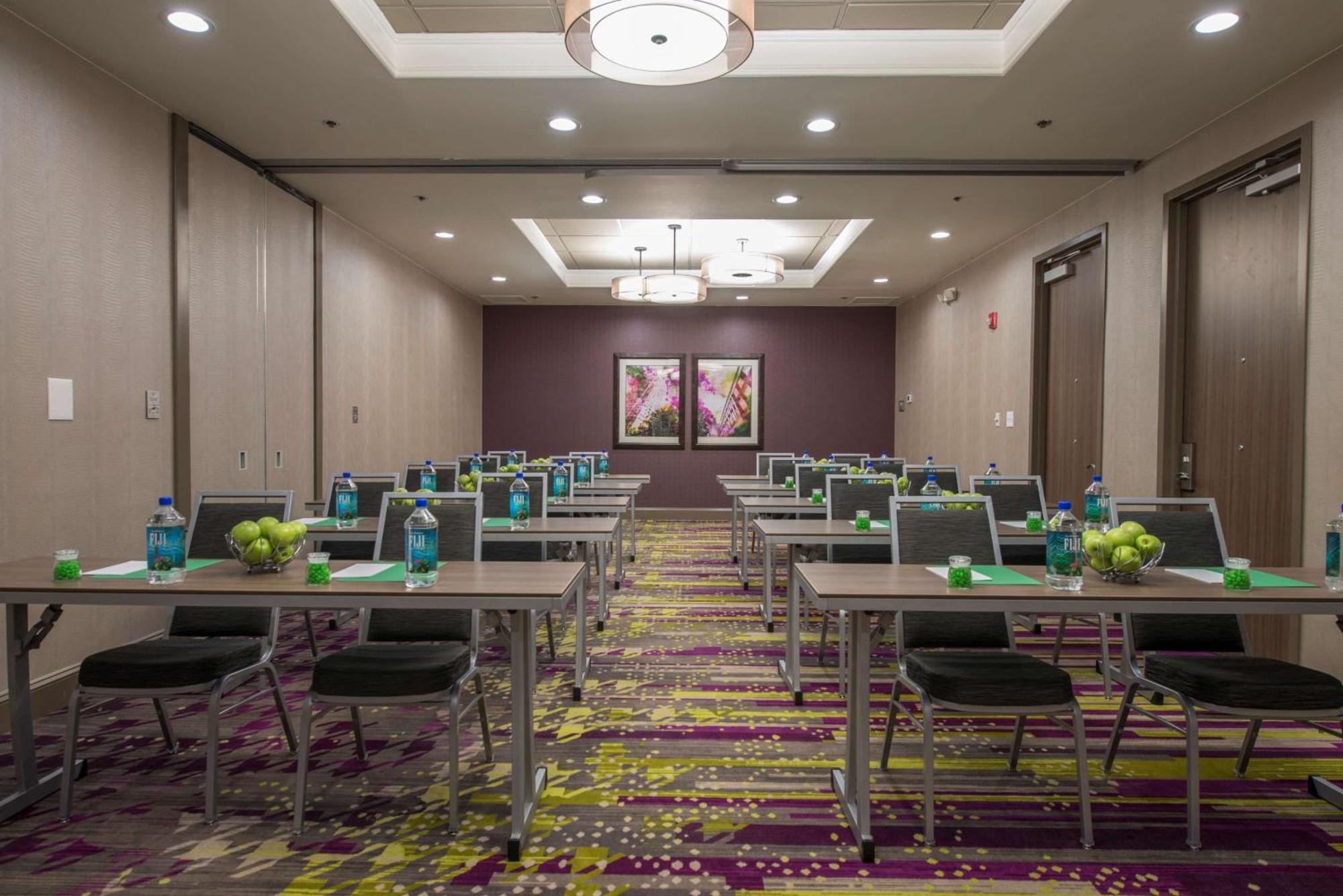 Doubletree By Hilton Winston Salem - University, Nc מראה חיצוני תמונה