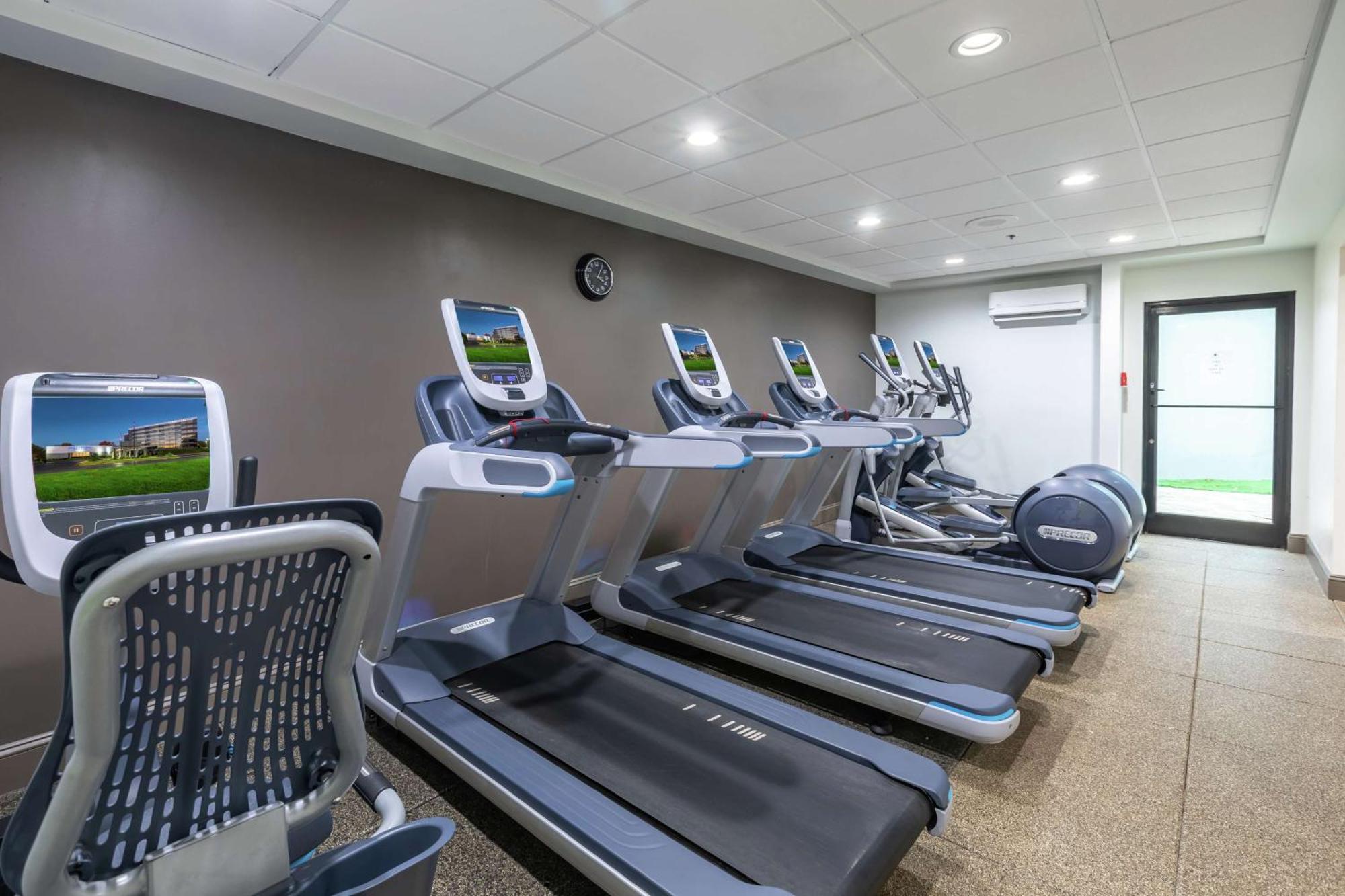 Doubletree By Hilton Winston Salem - University, Nc מראה חיצוני תמונה