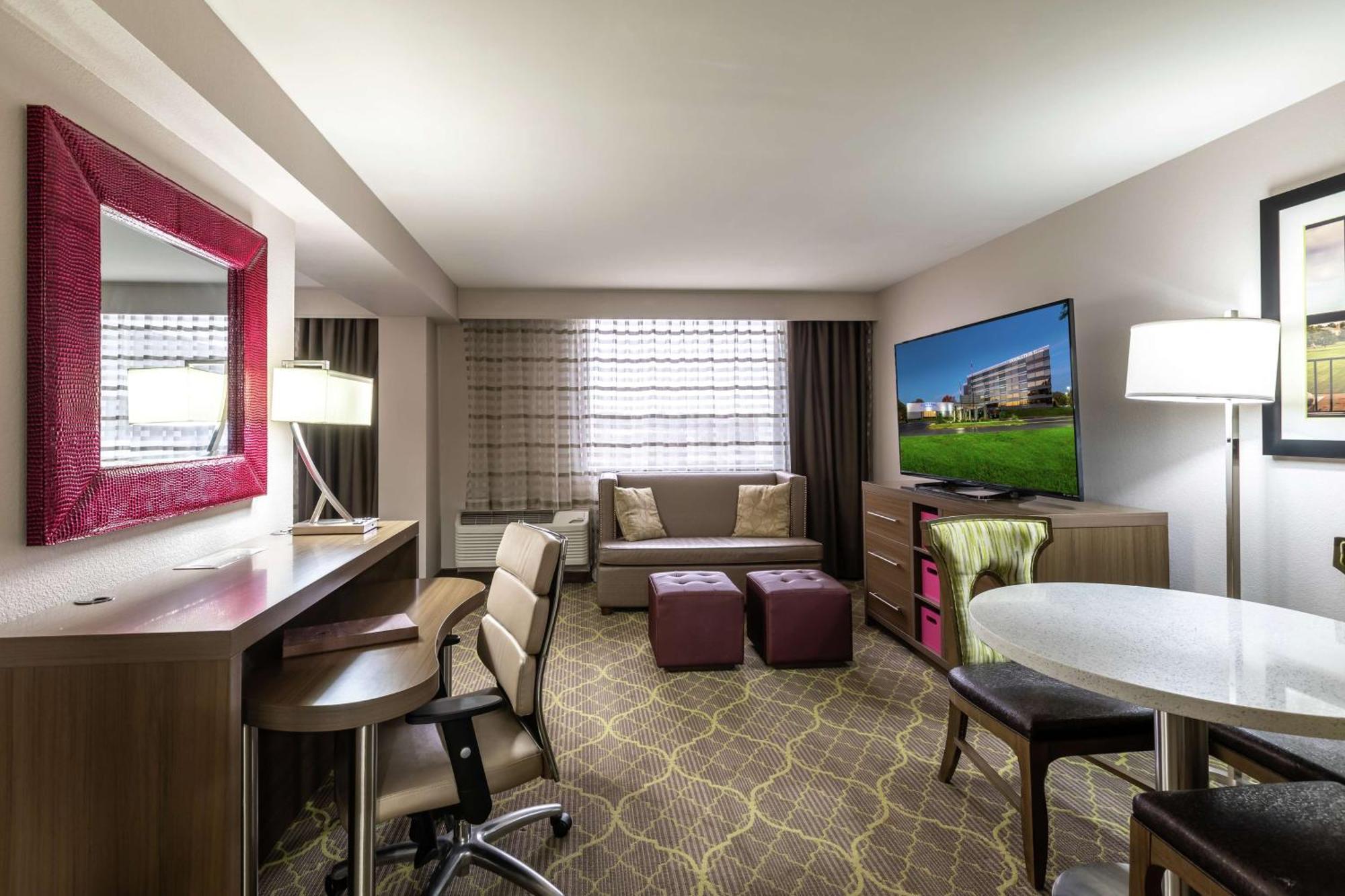 Doubletree By Hilton Winston Salem - University, Nc מראה חיצוני תמונה