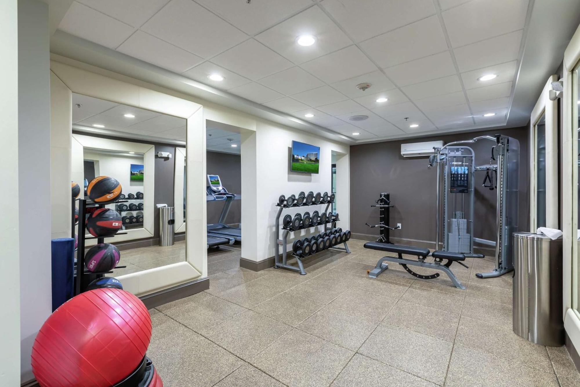 Doubletree By Hilton Winston Salem - University, Nc מראה חיצוני תמונה