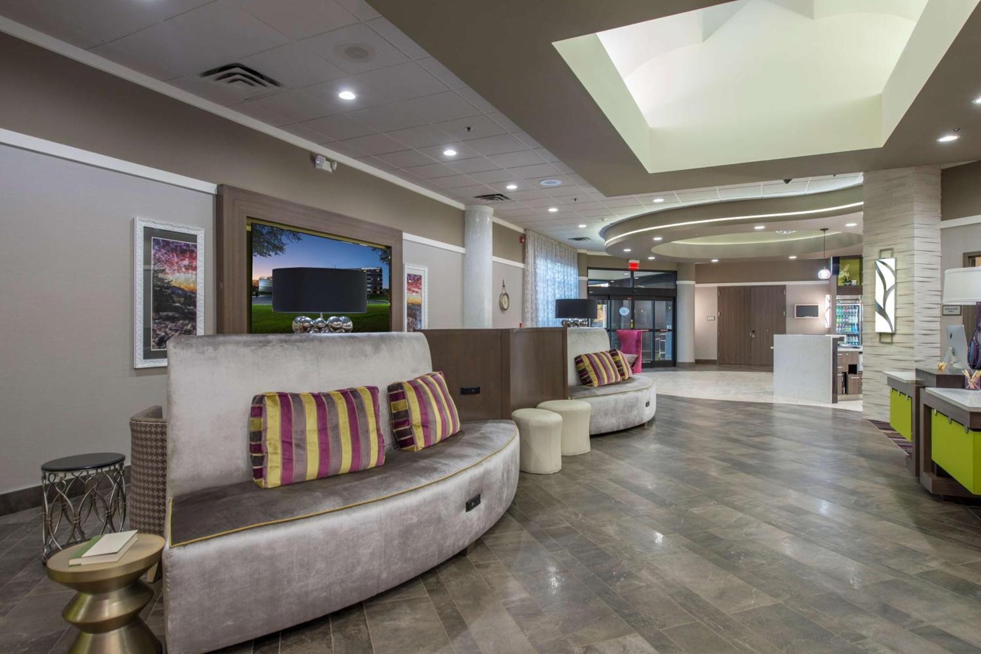 Doubletree By Hilton Winston Salem - University, Nc מראה חיצוני תמונה