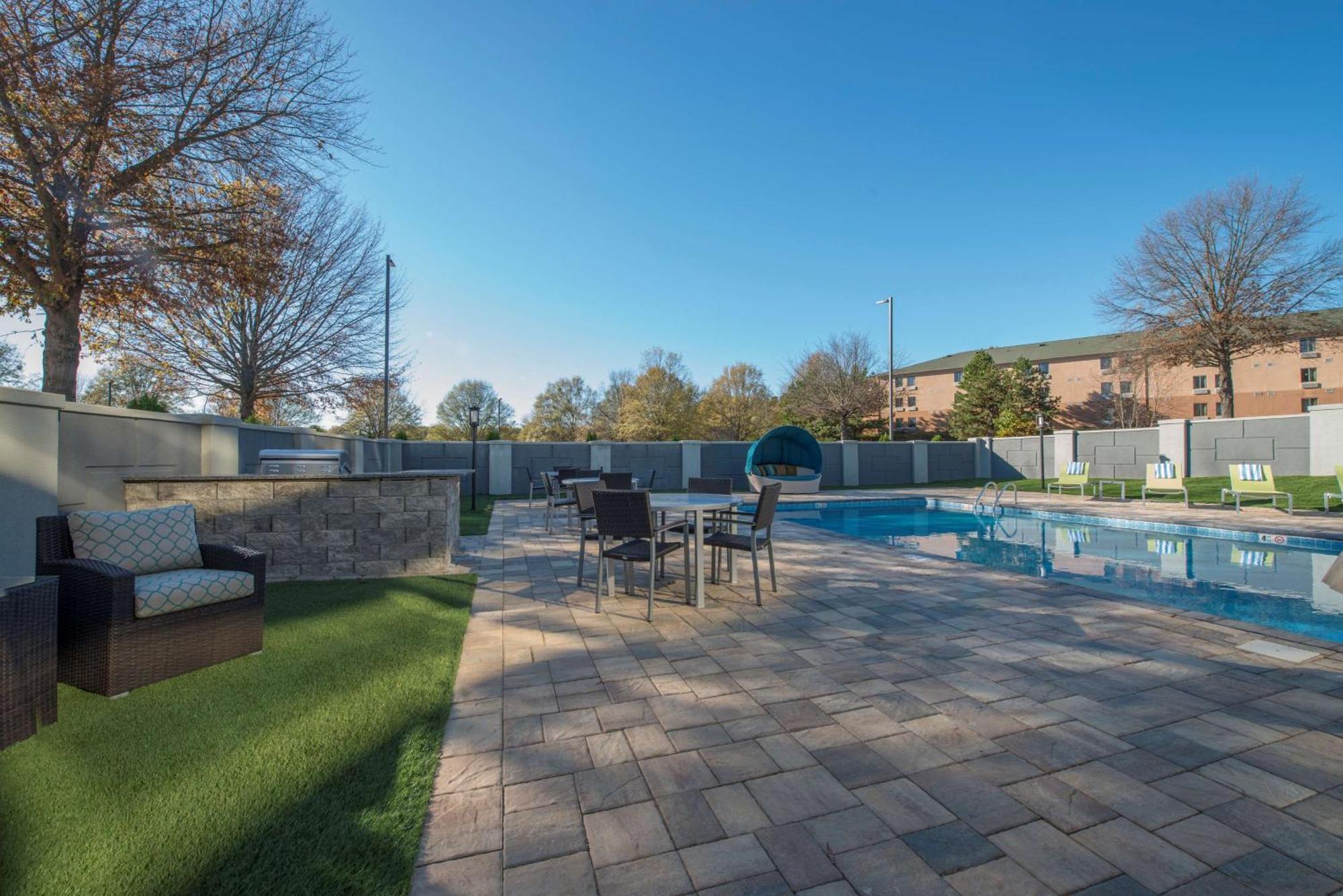 Doubletree By Hilton Winston Salem - University, Nc מראה חיצוני תמונה